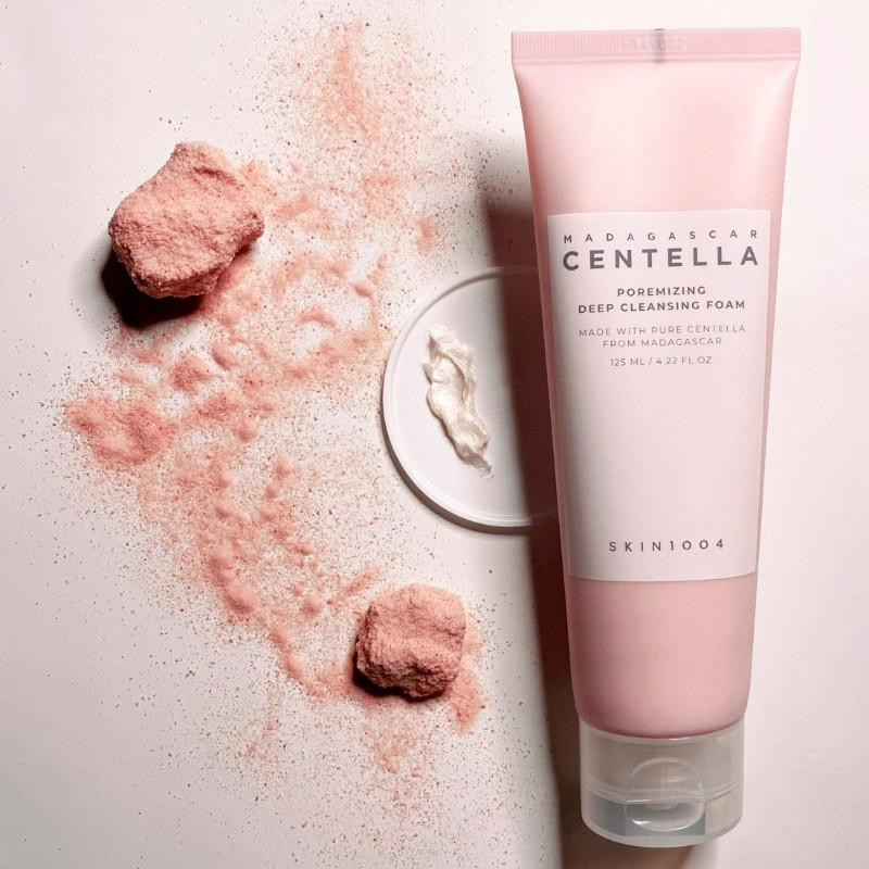 Очисна пінка з центелою та рожевою гімалайською сіллю Skin1004 Madagascar Centella Poremizing Deep Cleansing Foam 125ml